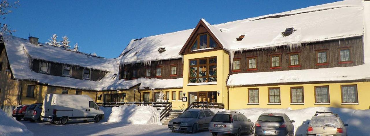 Hotel "Zum Einsiedler" Deutschneudorf エクステリア 写真